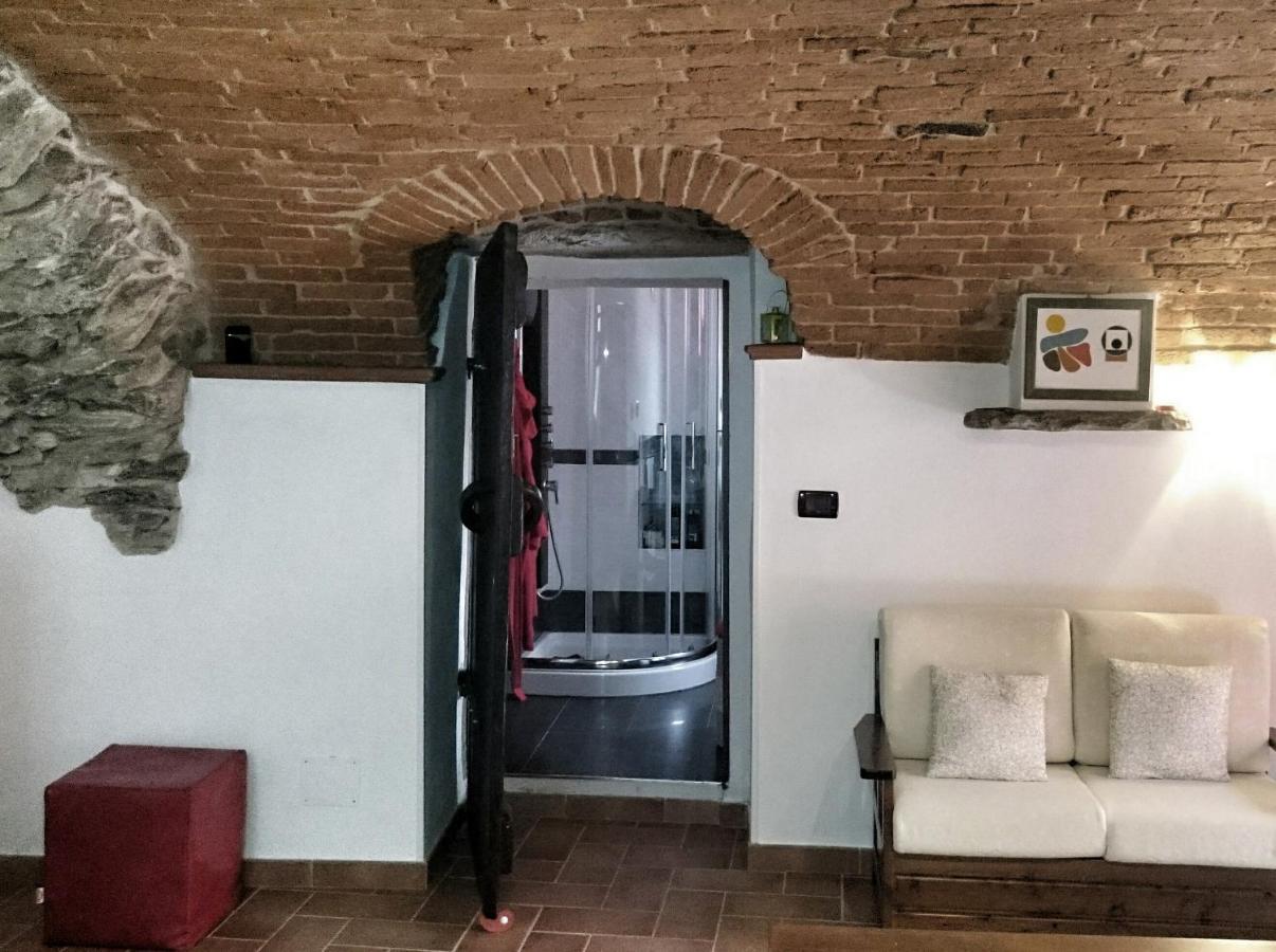 La Casa Dei Nonni Con Spa Privata Su Richiesta Villa Pont Canavese Bagian luar foto