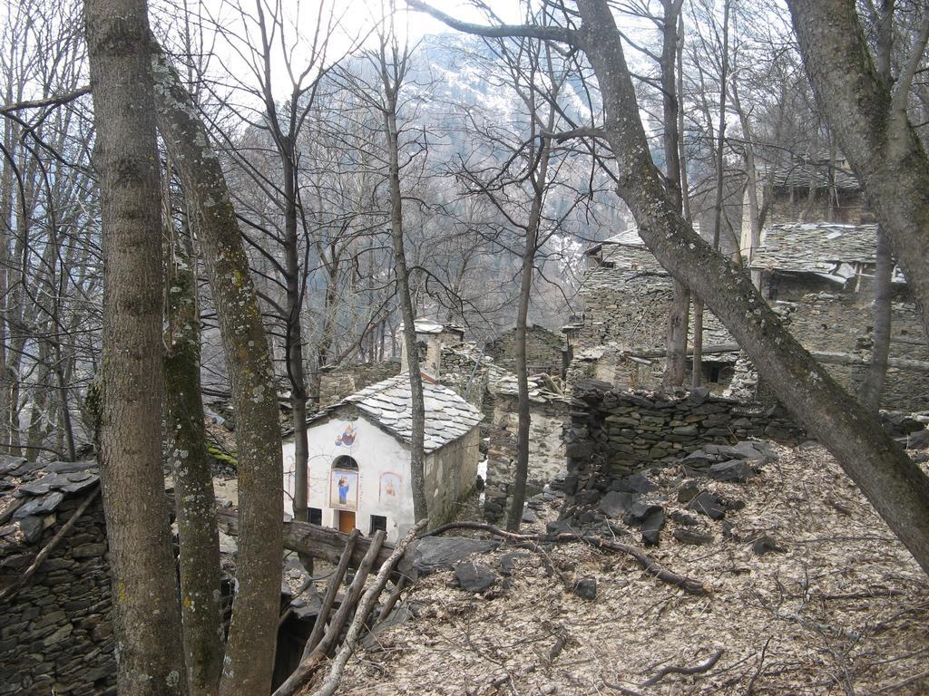 La Casa Dei Nonni Con Spa Privata Su Richiesta Villa Pont Canavese Bagian luar foto