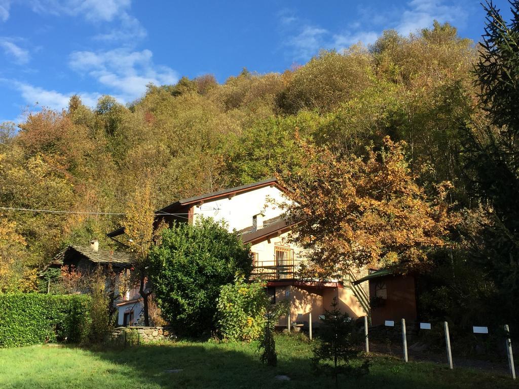 La Casa Dei Nonni Con Spa Privata Su Richiesta Villa Pont Canavese Bagian luar foto